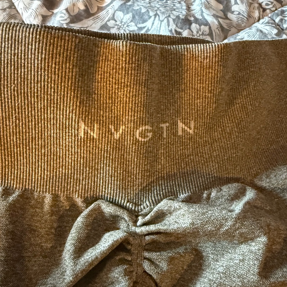 NVGTN Mocha Scrunch Butt Leggings